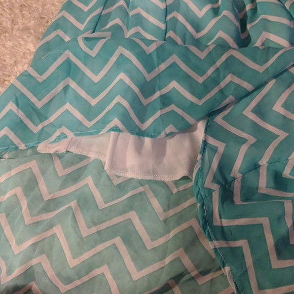 High low maternity dress with lace detail 2 - Picture 2 of 4